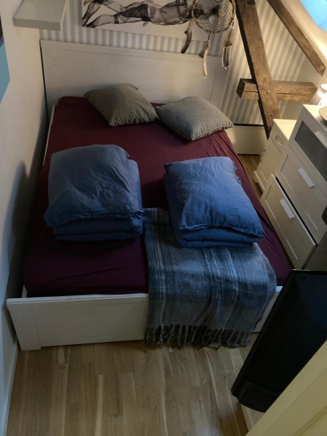 Alesund Downtown Loft Room With Shared Bathroom Exterior photo