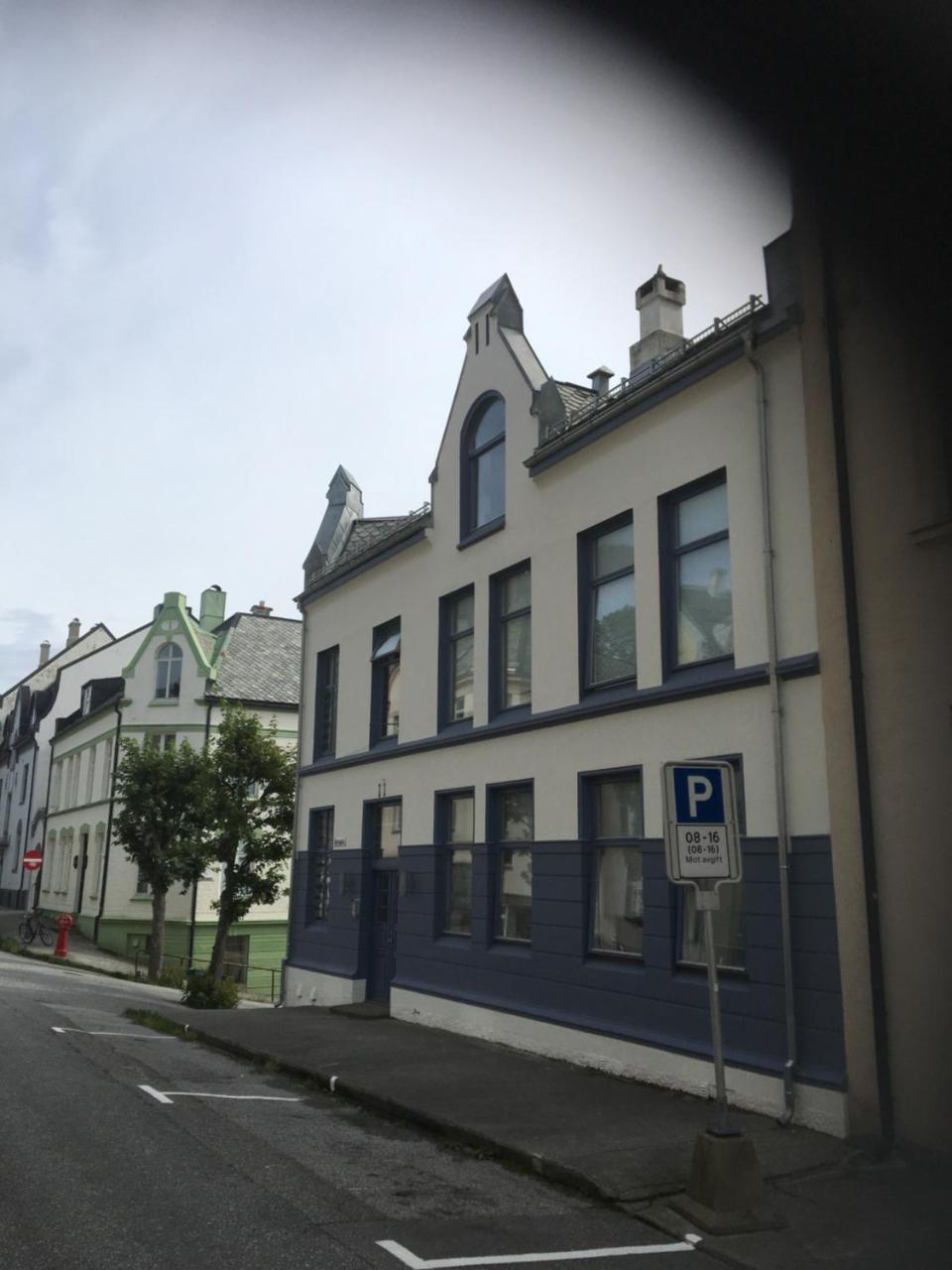 Alesund Downtown Loft Room With Shared Bathroom Exterior photo